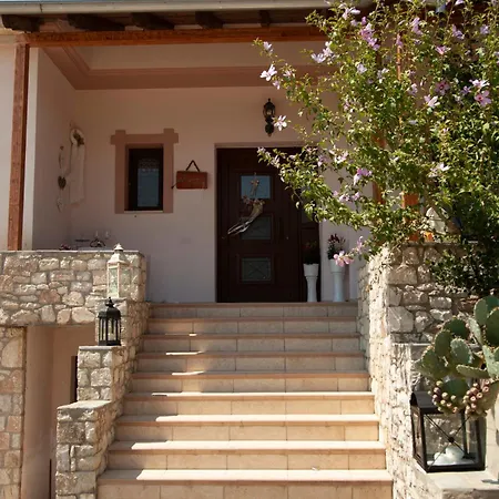 Magnolia - Rock View Villa